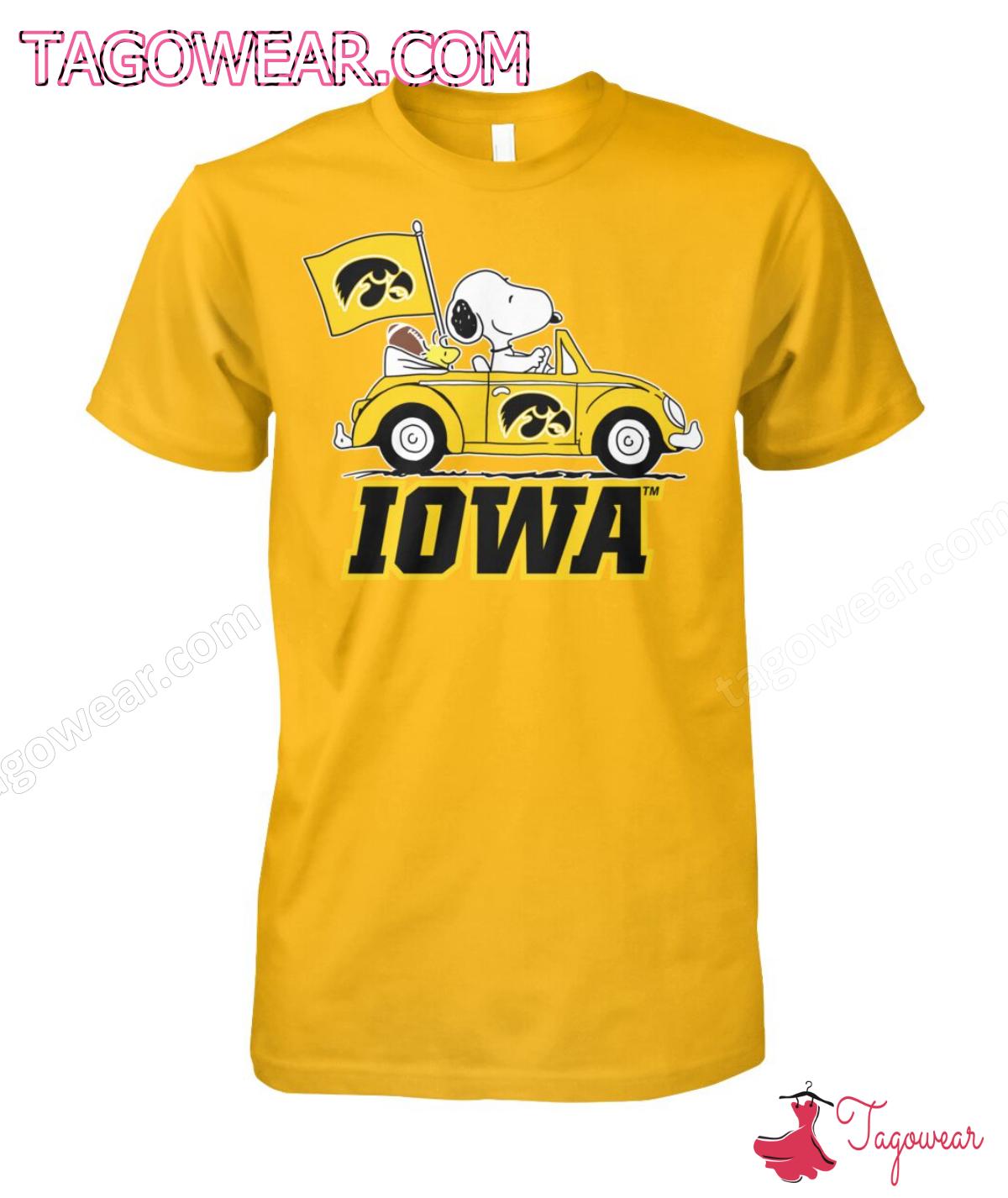 Snoopy And Woodstock Driving Car Iowa Hawkeyes Shirt, Hoodie a